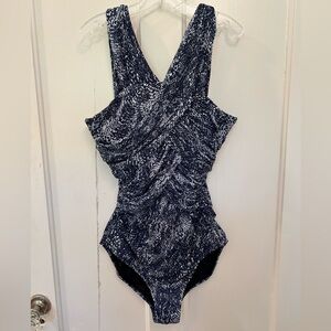 Garnet Hill black/cream swimsuit